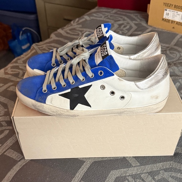 Golden Goose White, Blue & Red Low-Top Sneakers - Picture 4 of 4